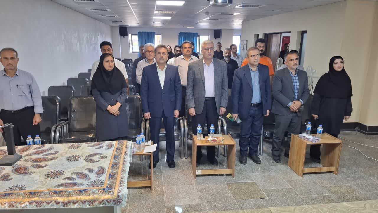 تمرکز بر ارتقای امنیت غذایی با تولید بذر استاندارد؛ برگزاری دوره تخصصی توانمندسازی پیمانکاران تولید بذر در مازندران  رئیس اداره برنج سازمان جهاد کشاورزی استان مازندران: انتقال دانش فنی از محققان به تولیدکنندگان، کلید دستیابی به بذرهای گواهی‌شده و باکیفیت است